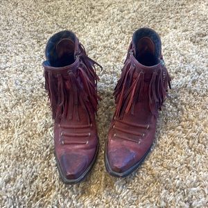 Lane booties with fringe 9.5